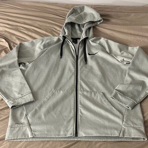 Nike Men's Light Gray Full-Zip Hoodie Jacket